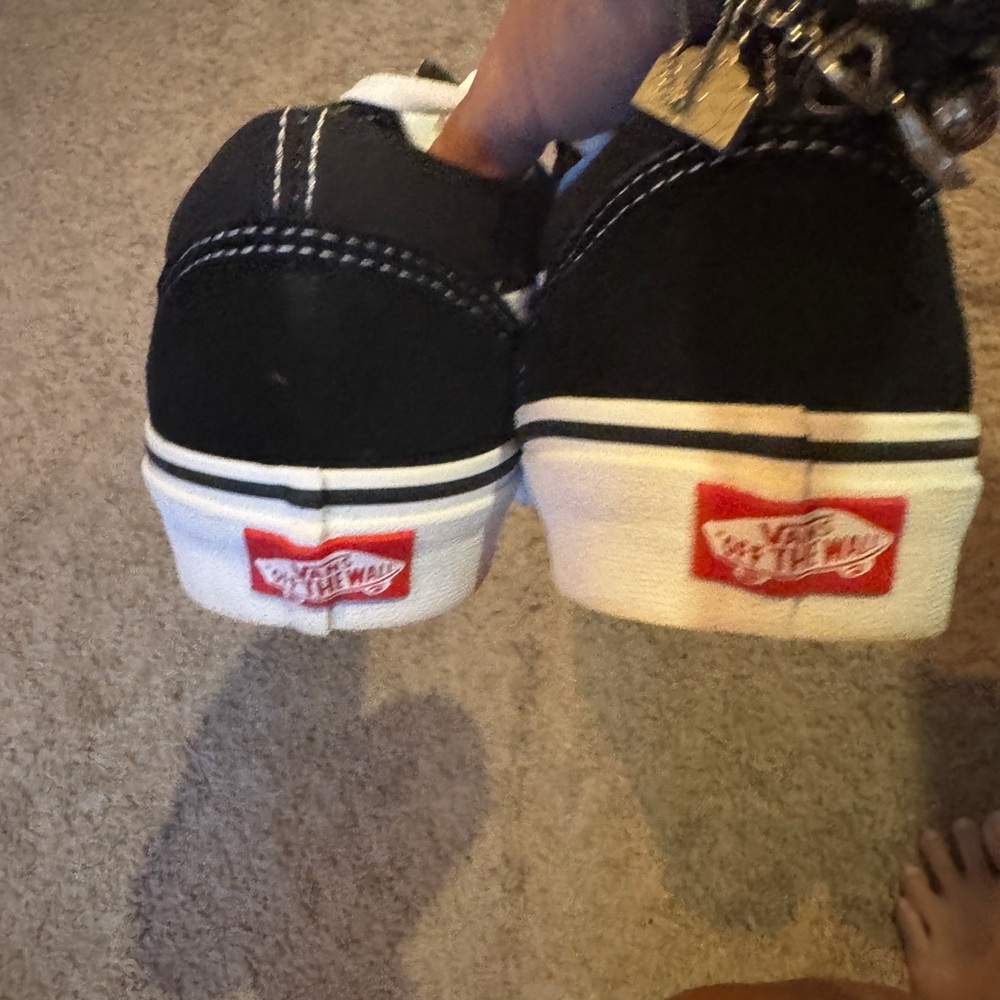 Vans Black and White Low-Top Shoes excellent condition